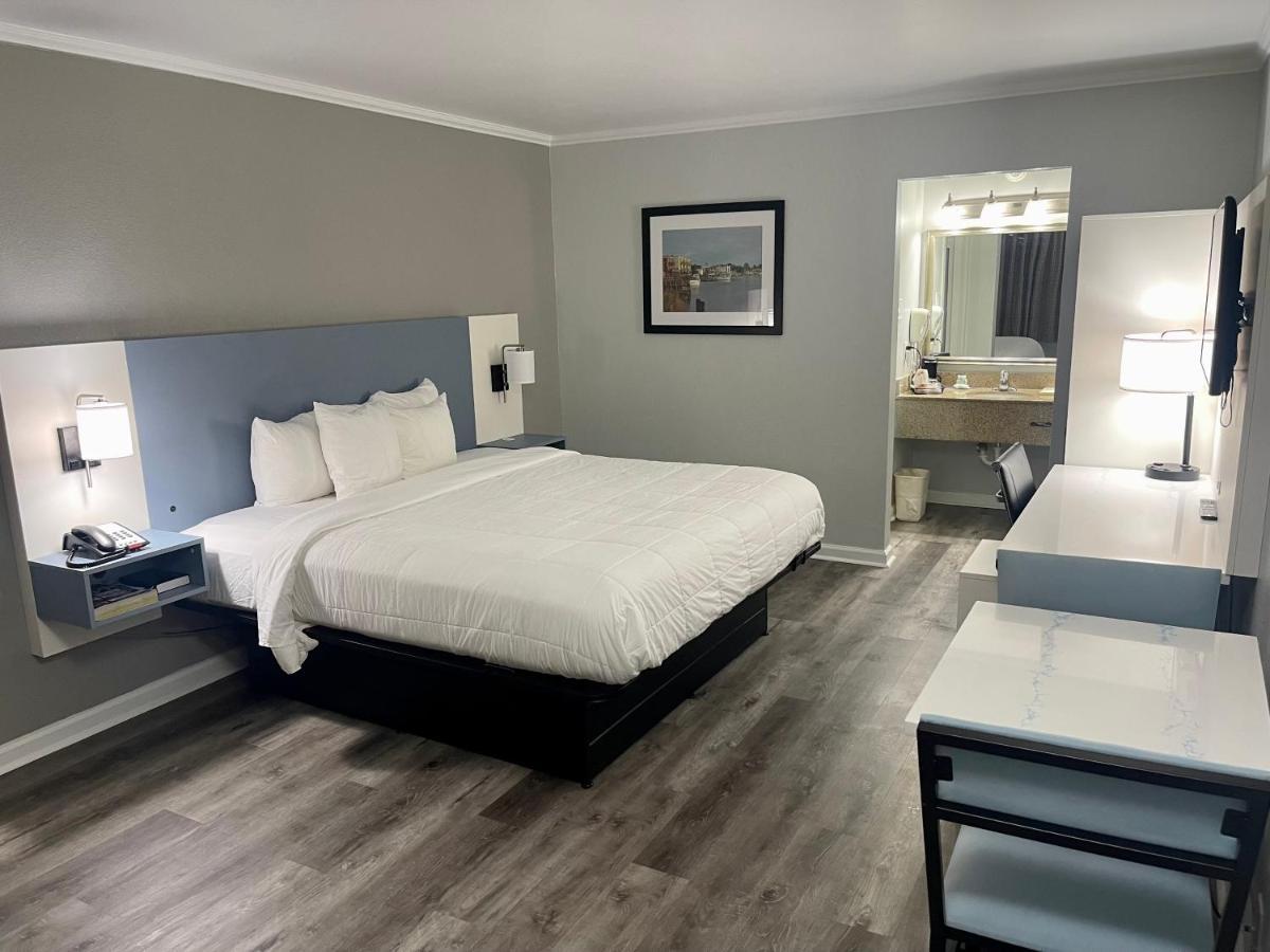Quality Inn & Suites Georgetown Exteriör bild
