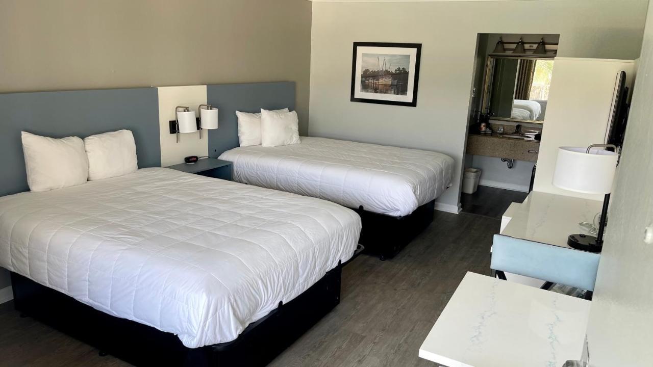 Quality Inn & Suites Georgetown Exteriör bild