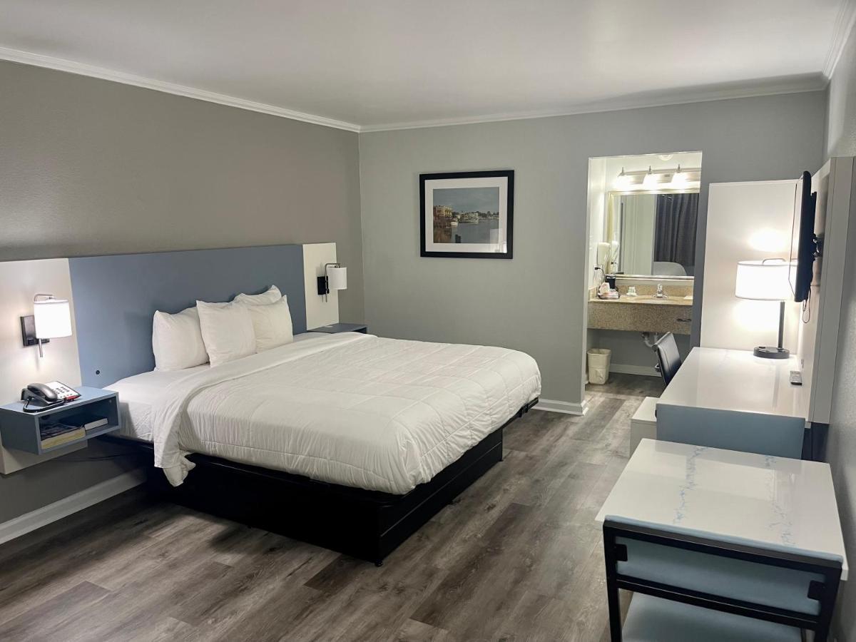 Quality Inn & Suites Georgetown Exteriör bild